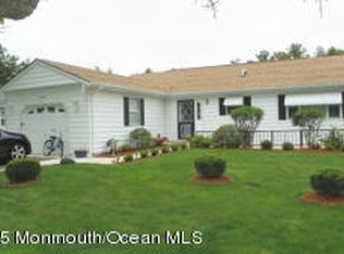 27 Linstead Ct, Toms River, NJ 08757