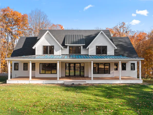 5 Chestnut Hill Road, Newtown, CT 06482