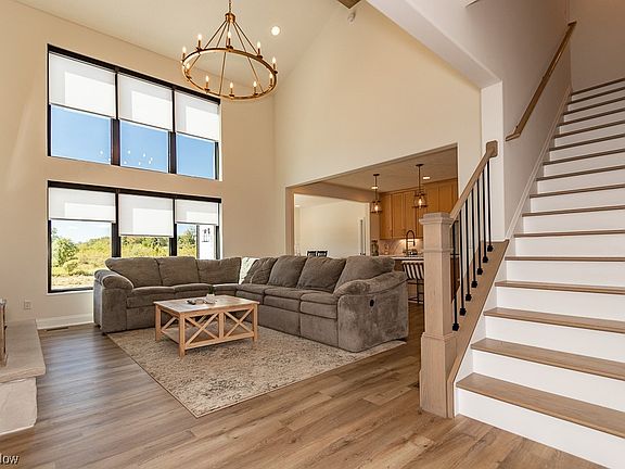 4th image of 16840 Moreland Ln