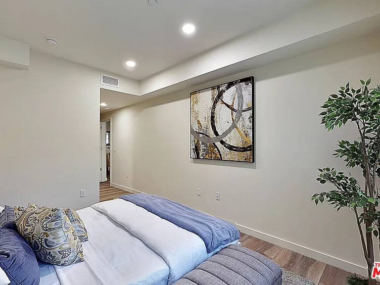 1070 S Bedford St #402 — Photo 19