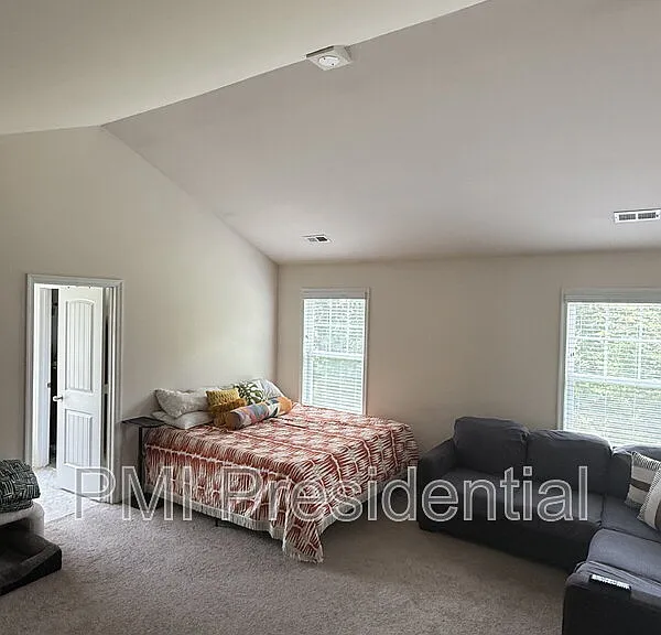 7044 Hepworth Dr — Photo 17