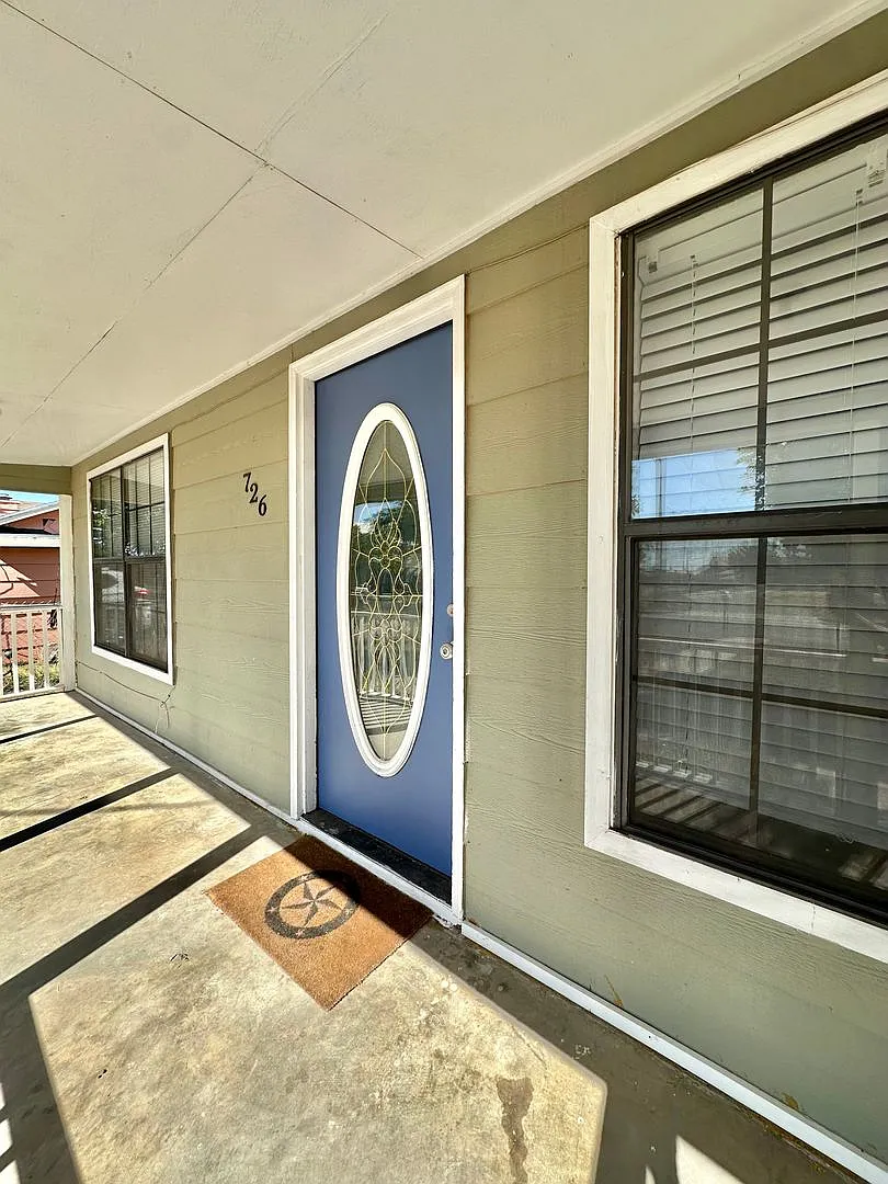 Coming September 2026 | Cozy 2 Bedroom Home Walking Distance To Fort Concho! — Photo 2