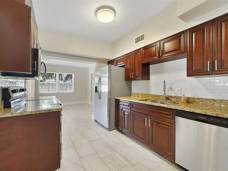 1117 Neuse Ave — Photo 2