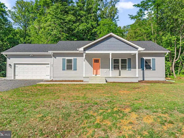 54 Bay Pointe Dr, Montross, VA 22520