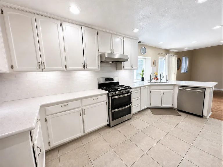 3512 Koso St — Photo 6
