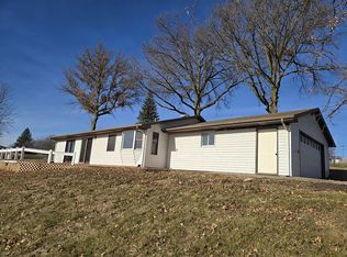 720 Frankfort St, Stanton, IA 51573