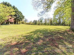 836 2nd St NW, Conover, NC 28613