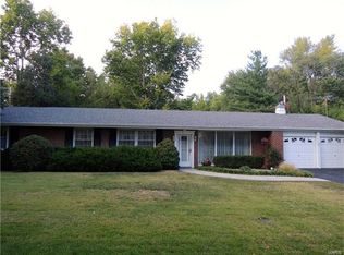 1 Bon Price Ln, Saint Louis, MO 63132