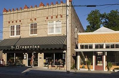 1st image of 211 Railroad Ave