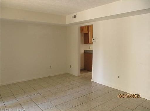 5th image of 7 Oneonta Dr