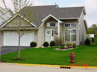 727 Hawthorne Ln, Genoa, IL 60135