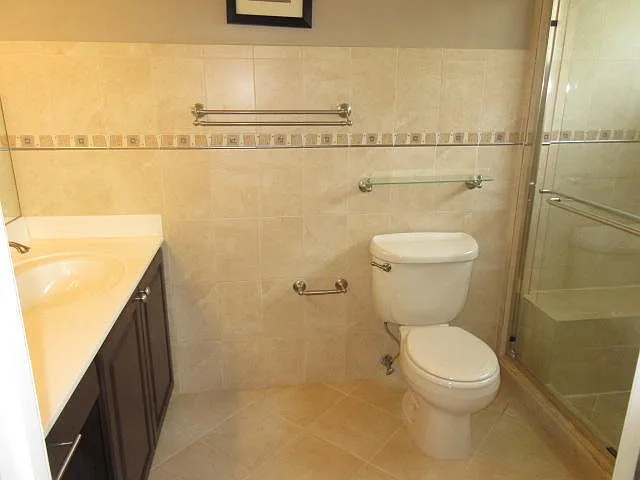 3 bed, 2.5 bath, 1449 sqft, $3,300 — Photo 4