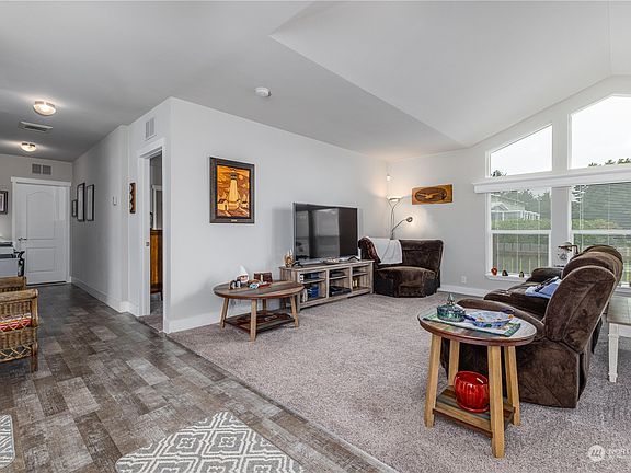 5th image of 313 N Hoquiam Street