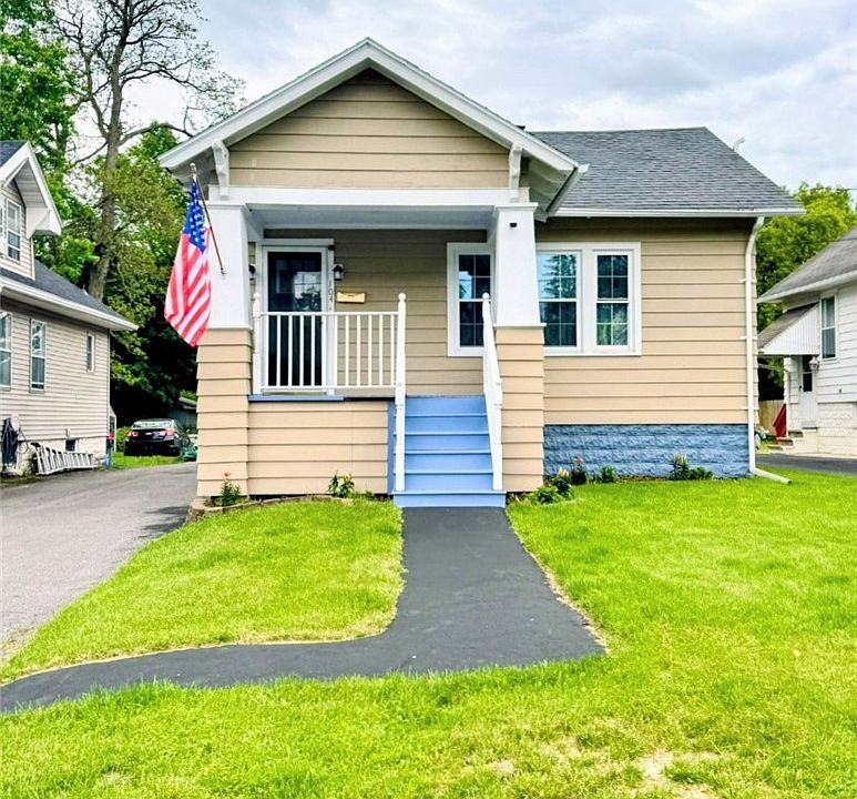 1st image of 104 Wells Pl
