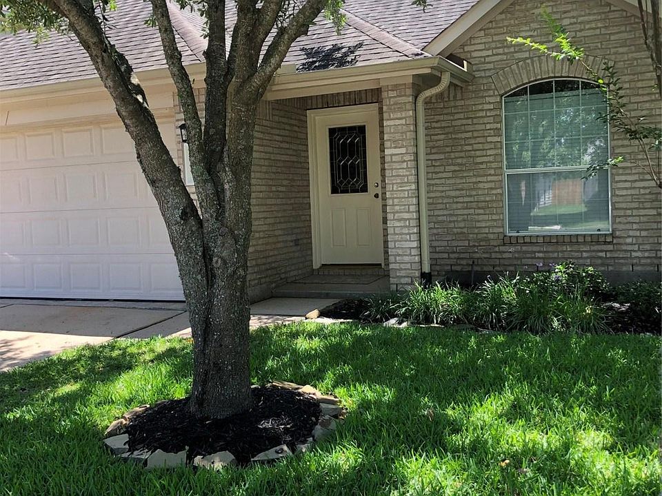 1st image of 21554 Falvel Lake Dr