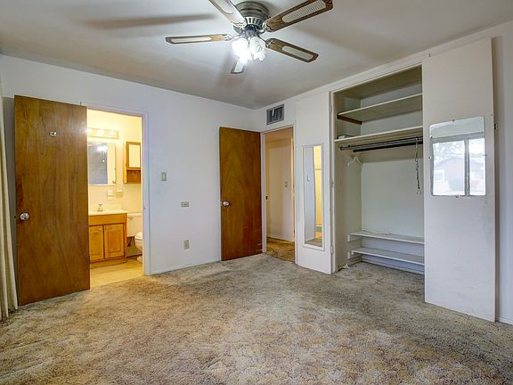 5th image of 113 E El Camino Dr