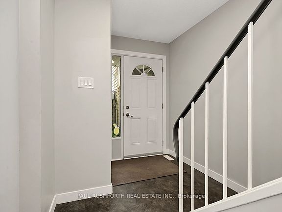 3rd image of 244 Salter Cres