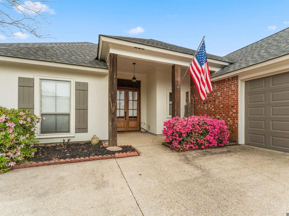 12490 Plantation Creek Dr, Geismar, LA 70734