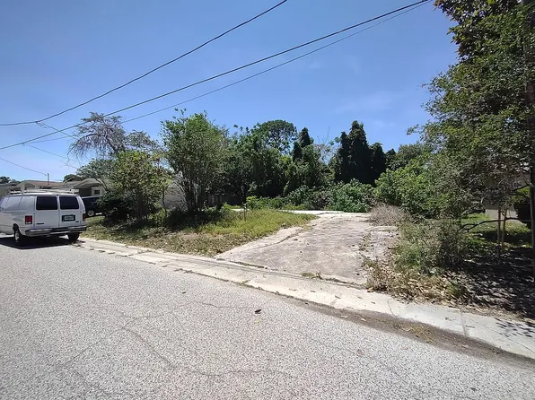 4341 Shoreline Dr, New Port Richey, FL 34652