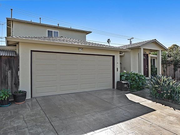 2nd image of 4746 Lage Dr