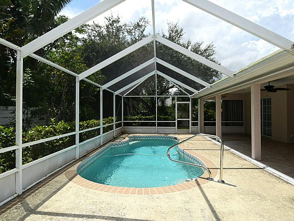 5th image of 6839 Bronte Cir