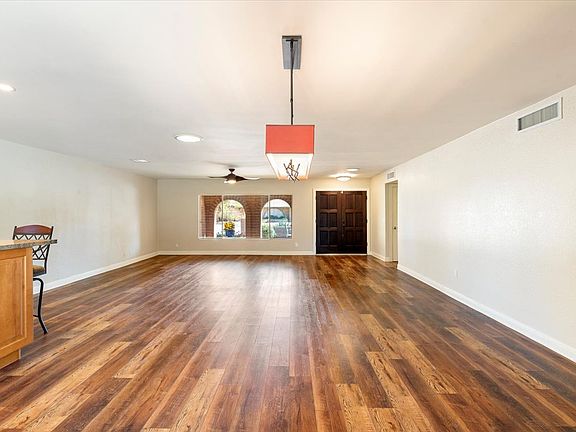4th image of 11236 N 42nd Pl