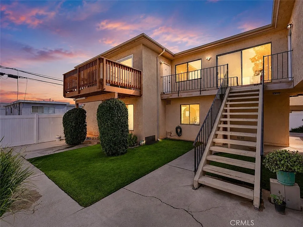 3 bed, 1350 sqft, $3,200 — Photo 1