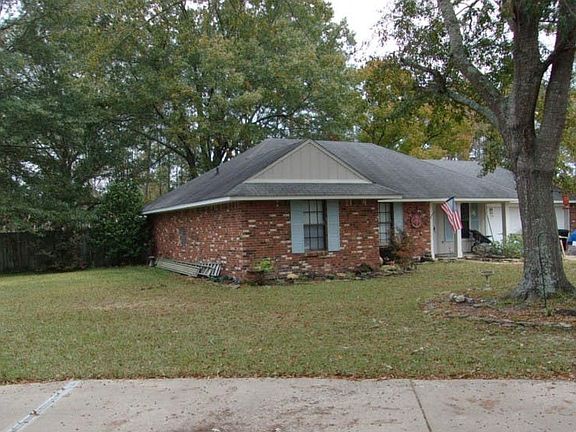 3rd image of 107 Dogwood Trl