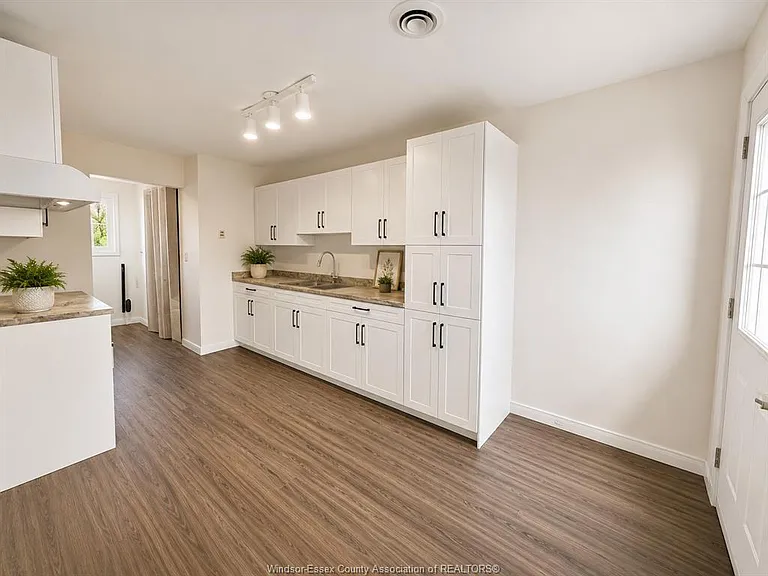 325 Dunn Rd #1 — Photo 5