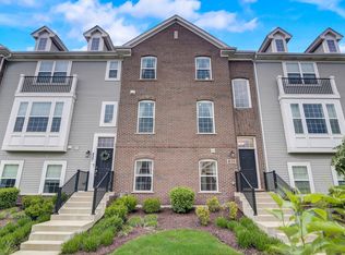 835 Paisley Ct, Naperville, IL 60540