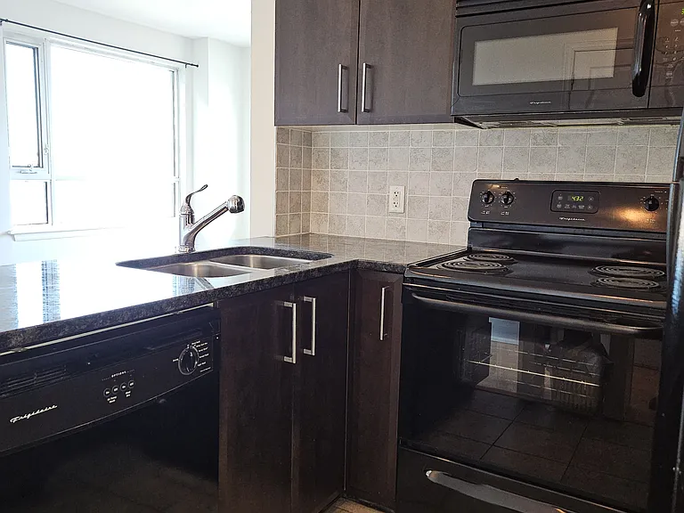 200 Besserer St #912 — Photo 8