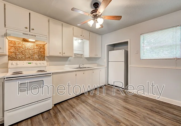 9809 N McKinley Ave — Photo 14