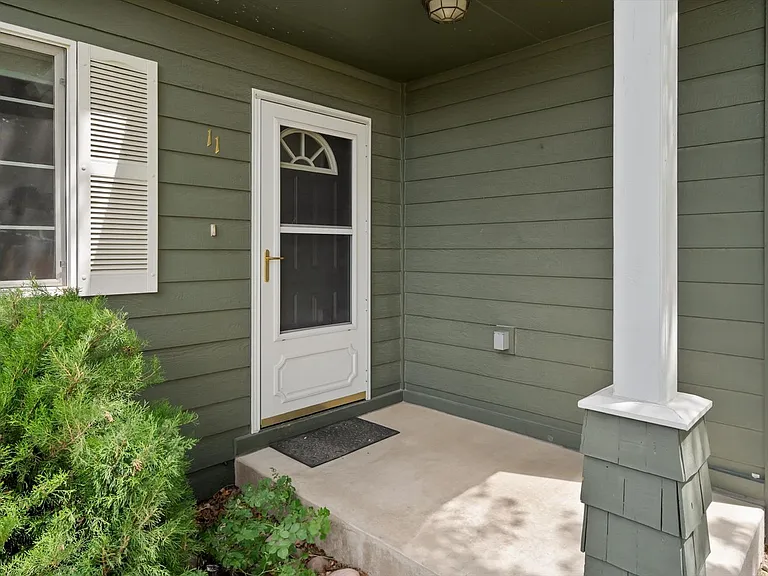 11 Karen Rd — Photo 22