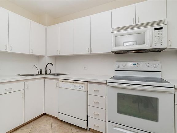 4th image of 1625 SE 10th Ave APT 201