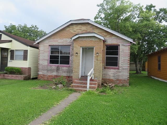 1st image of 741 Herget Ave