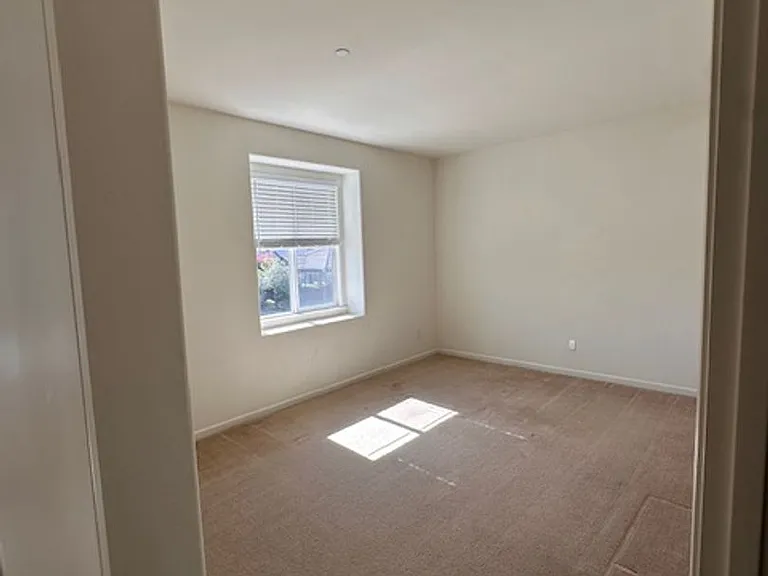 18281 Parkside Ct — Photo 12