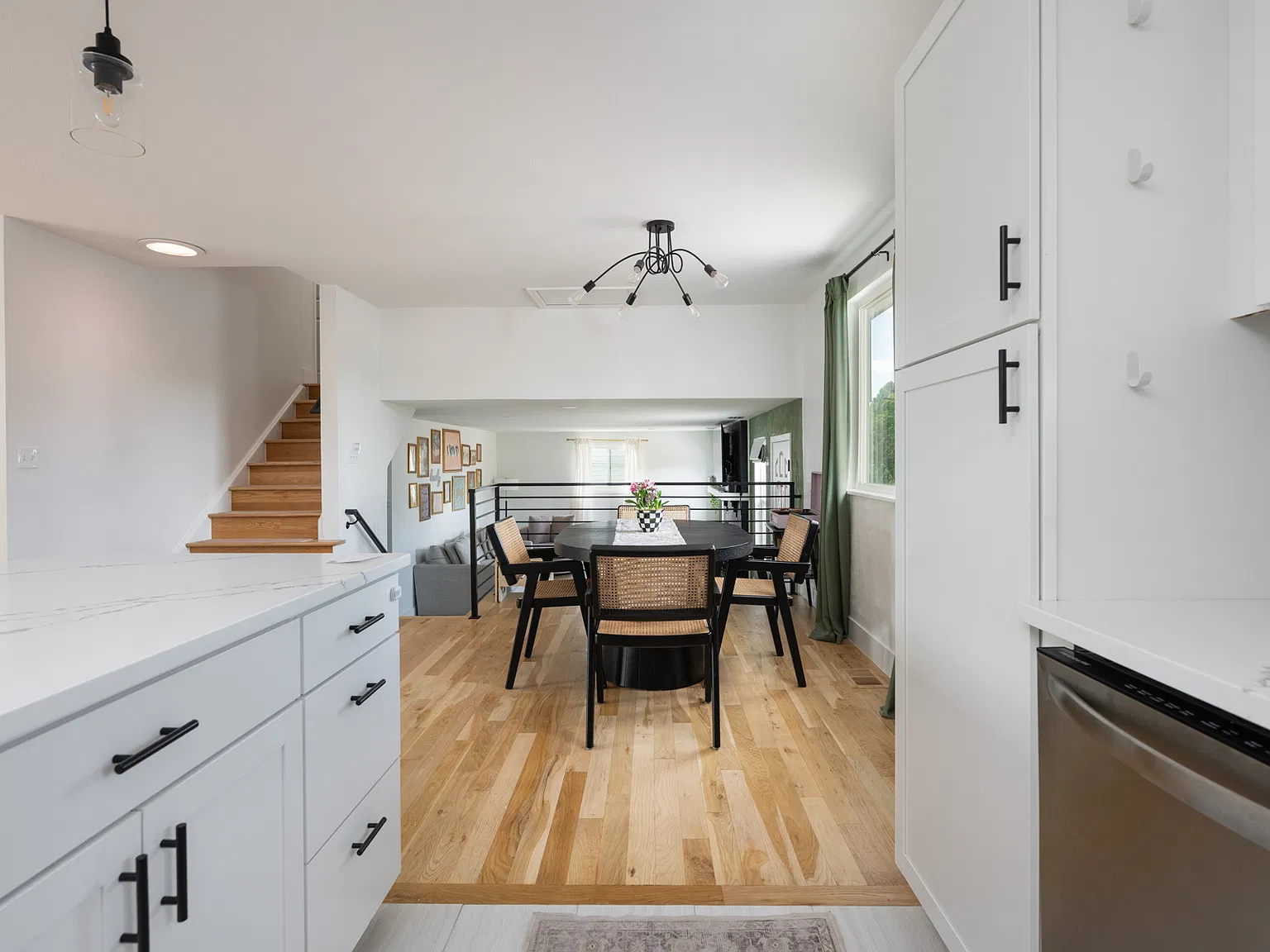4 bed, 2140 sqft, $3,800 — Photo 4