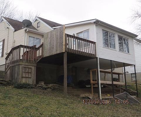 4th image of 220 Doyle Ave