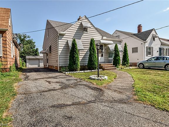 2nd image of 908 Wexford Ave