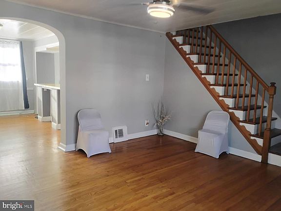 4th image of 4019 Lawndale St