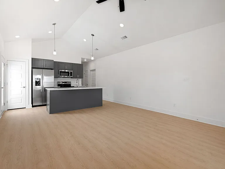 2713 SW Shackelton Ave #1 — Photo 33