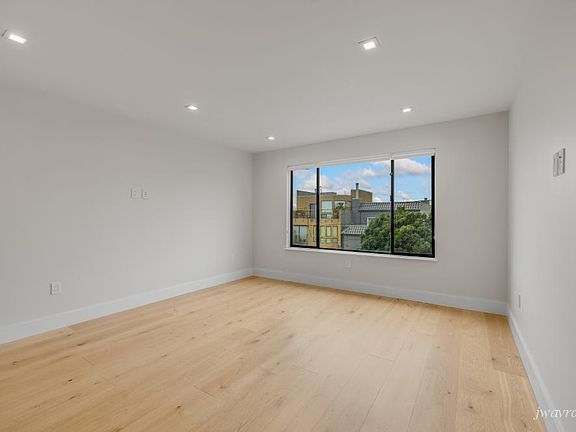 2nd image of 955 Wisconsin St APT 3