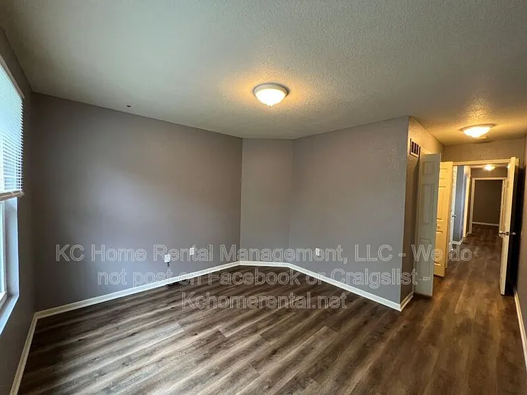 1003 S Hocker Ave — Photo 19