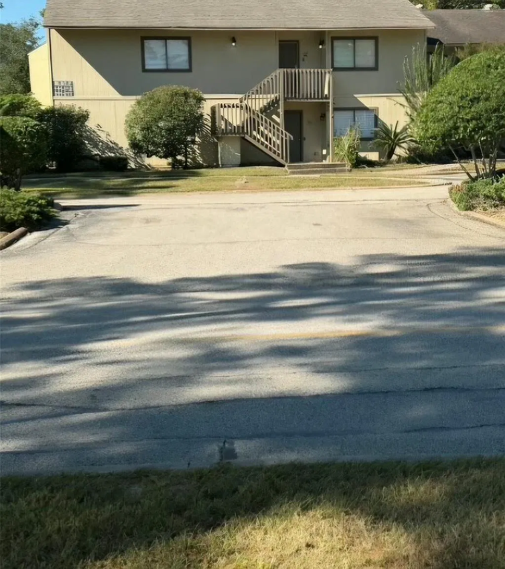 3 bed, 2.0 bath, 1488 sqft, $1,850 — Photo 3