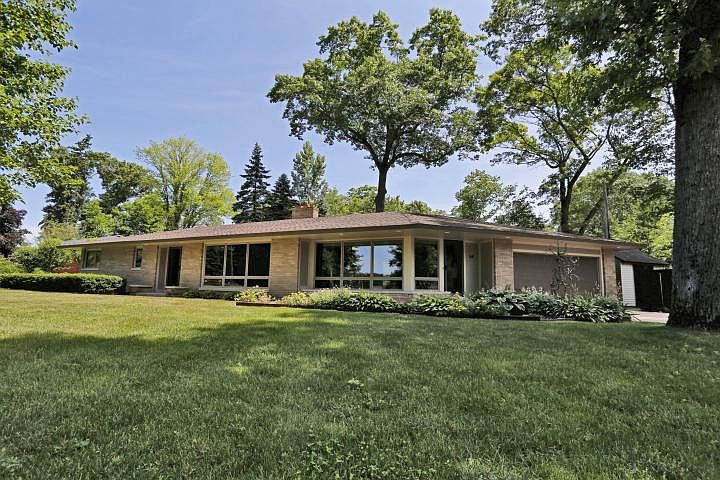1st image of 26 Circle Dr