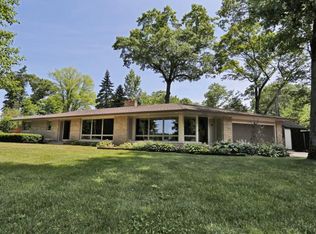 26 Circle Dr, Fruitport, MI 49415