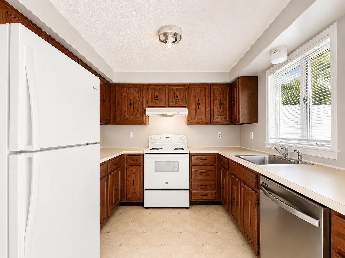 2 bed, $2,900 — Photo 3