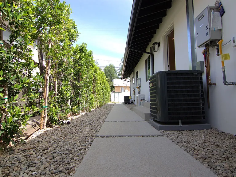 216 Harding Ave — Photo 11