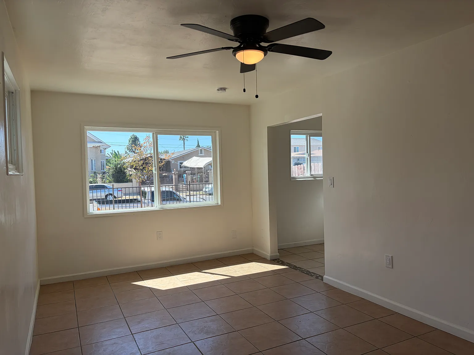 2 bed, 700 sqft, $2,600 — Photo 2