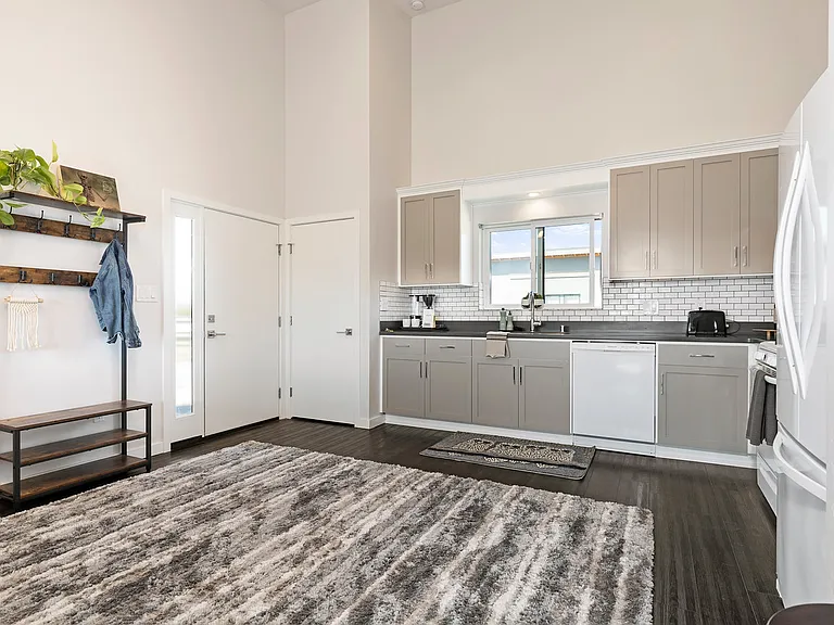 4090 Earthwood Ln — Photo 1
